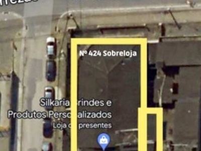 SOBRELOJA com 250 m² de esquina para a Noronha Torrezão