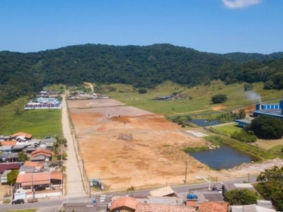 Terreno com 550 m² no loteamento acapulco localizado próximo ao centro de penha