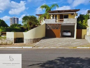 Casa a venda. 4 suítes. Em Piatã.