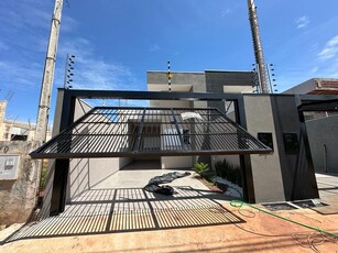 Casa em Jardim Europa, Sarandi/PR de 75m² 3 quartos à venda por R$ 284.000,00