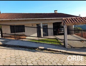 Casa no Bairro Progresso em Blumenau com 3 Dormitórios e 196 m²