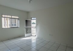 Apartamento com 2 dormitórios para alugar, 70 m² por R$ 850,00/mês - Aeroporto Velho - Gua