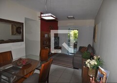 APARTAMENTO no 1º andar com 3 dormitórios e 2 garagens