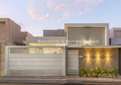 Casa Térrea com 3 Quartos à Venda por R$ 920.000