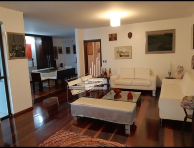 Apartamento no Bairro Ponta Aguda em Blumenau com 4 Dormitórios (2 suítes) e 279 m²