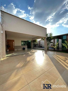Casa com 3 quartos à venda no bairro Vila João Vaz, 450m²