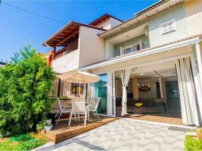 Casa com 4 quartos à venda na rua pau brasil, 622, hípica, porto alegre por r$ 499.000