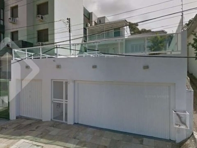 Casa em condomínio fechado com 2 quartos à venda na rua teixeira de carvalho, 259, medianeira, porto alegre, 260 m2 por r$ 1.110.000