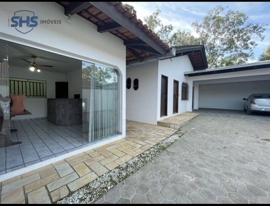 Casa no Bairro Ribeirão Fresco em Blumenau com 6 Dormitórios (2 suítes) e 217 m²