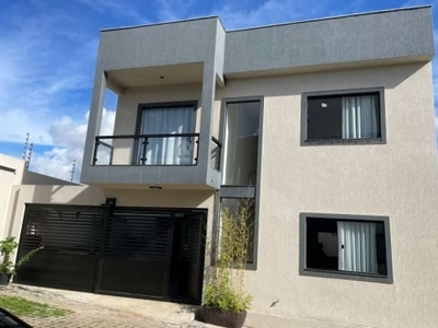 Linda casa fino acabamento de condomínio à venda no miragem