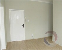 Apartamento à venda por R$ 358.000