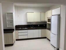 Apartamento à venda por R$ 599.000