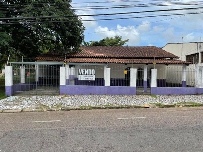 Vendo casa localizada no bairro Mascarenhas de Morais