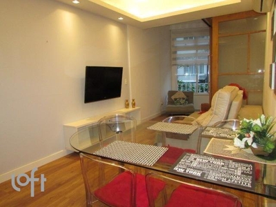 Apartamento à venda em Copacabana com 69 m², 2 quartos, 1 suíte, 1 vaga
