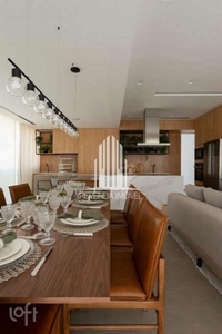 Apartamento à venda em Pinheiros com 196 m², 3 quartos, 3 suítes, 2 vagas