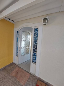 Casa com 3 Quartos e 3 banheiros para Alugar, 100 m² por R$ 1.750/Mês