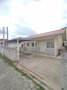 Casa em Carianos, Florianópolis/SC de 55m² 2 quartos para locação R$ 2.000,00/mes