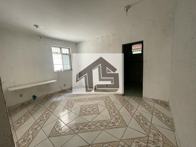 Casa em Ramos, Rio de Janeiro/RJ de 80m² 2 quartos à venda por R$ 200.000,00 ou para locação R$ 1.200,00/mes
