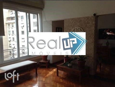 Apartamento à venda em Copacabana com 87 m², 2 quartos, 1 suíte, 1 vaga