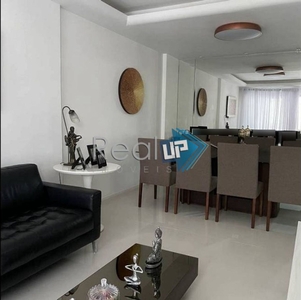 Apartamento à venda em Recreio dos Bandeirantes com 120 m², 3 quartos, 2 suítes, 2 vagas