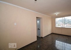 APARTAMENTO no 4º andar com 2 dormitórios e 1 garagem