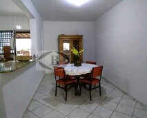 Casa a Venda no bairro Vigilato Pereira em Uberlândia - MG. 3 banheiros, 4 dormitórios, 1