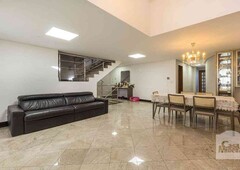Casa com 5 quartos à venda no bairro São Gonçalo, 428m²