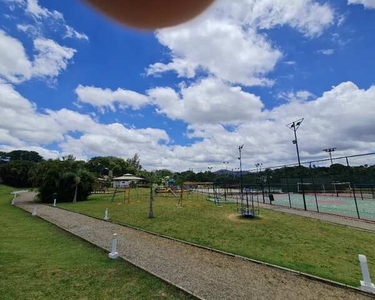 Terreno no Condomínio Porto Atibaia em Atibaia. São 800 m2, topografia aclive. Fim de rua