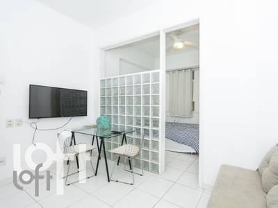 Apartamento à venda em Copacabana com 30 m², 1 quarto, 1 suíte