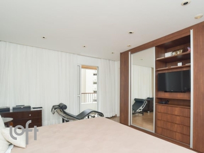 Apartamento à venda em Tatuapé com 330 m², 4 quartos, 3 suítes, 4 vagas