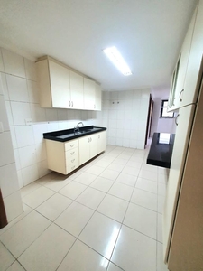 Apartamento em Centro, Juiz de Fora/MG de 200m² 4 quartos para locação R$ 4.000,00/mes