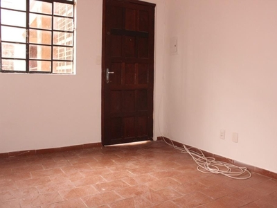 Apartamento em Conjunto Habitacional Roberto Romano, Santa Bárbara DOeste/SP de 50m² 2 quartos à venda por R$ 109.000,00 ou para locação R$ 650,00/mes
