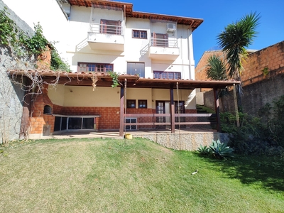 Casa em Alto dos Pinheiros, Juiz de Fora/MG de 252m² 3 quartos à venda por R$ 899.000,00 ou para locação R$ 4.299,00/mes