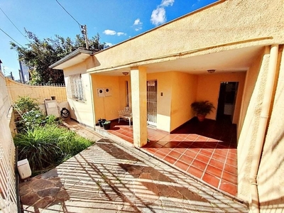 Casa em Caiçaras, Belo Horizonte/MG de 218m² 3 quartos à venda por R$ 649.000,00 ou para locação R$ 5.085,00/mes