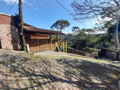 Casa em Castelanea, Petrópolis/RJ de 540m² 5 quartos à venda por R$ 1.449.000,00 ou para locação R$ 5.800,00/mes