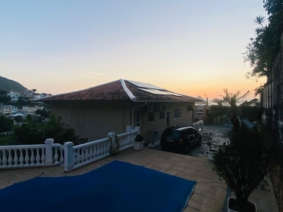 Casa em Charitas, Niterói/RJ de 342m² 4 quartos à venda por R$ 2.499.000,00