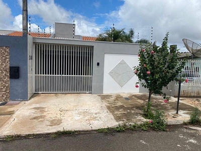 Casa em Jardim Independência, Apucarana/PR de 165m² 3 quartos à venda por R$ 449.000,00