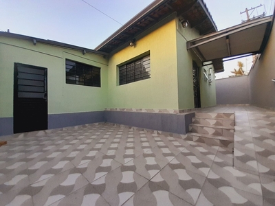Casa em Jardim Independência, Taubaté/SP de 80m² 2 quartos para locação R$ 1.290,00/mes