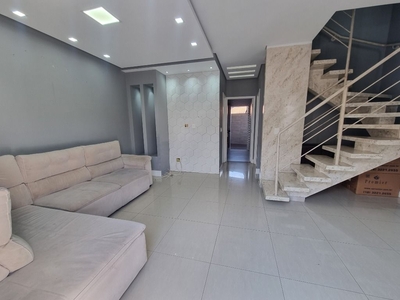 Casa em Paisagem Renoir, Cotia/SP de 93m² 4 quartos à venda por R$ 553.000,00