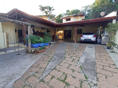 Casa em Parque Das Videiras, Louveira/SP de 250m² 3 quartos à venda por R$ 799.000,00