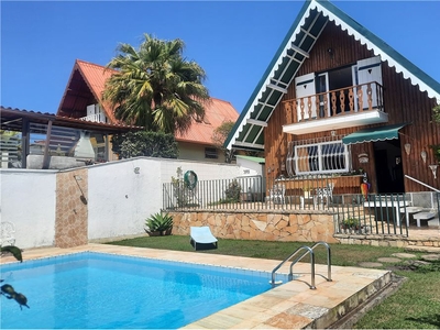 Casa em Parque São Luiz, Teresópolis/RJ de 378m² 3 quartos à venda por R$ 797.000,00