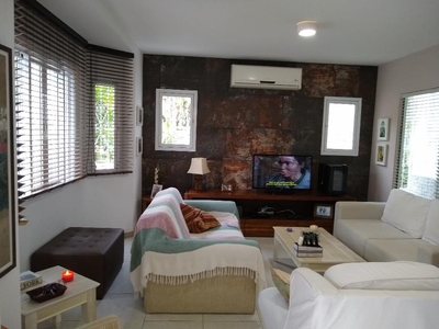 Casa em Pendotiba, Niterói/RJ de 200m² 3 quartos à venda por R$ 849.000,00