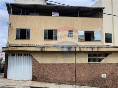 Casa em Santa Terezinha, Juiz de Fora/MG de 260m² 3 quartos à venda por R$ 484.000,00