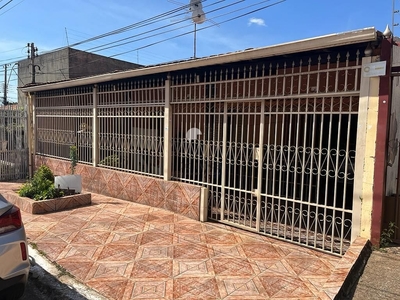 Casa em Taguatinga Norte (Taguatinga), Brasília/DF de 110m² 4 quartos à venda por R$ 398.000,00