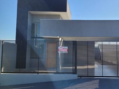 Casa em Zona 02, Maringá/PR de 76m² 3 quartos à venda por R$ 399.000,00