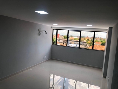 Sala em Batista Campos, Belém/PA de 29m² para locação R$ 2.000,00/mes