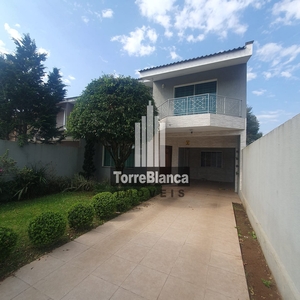 Sobrado em Uvaranas, Ponta Grossa/PR de 160m² 4 quartos à venda por R$ 629.000,00