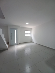 Sobrado em Vila São Pedro, São Paulo/SP de 75m² 3 quartos para locação R$ 2.700,00/mes