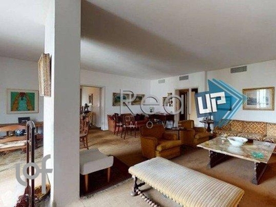 Apartamento à venda em Copacabana com 400 m², 4 quartos, 2 suítes, 1 vaga