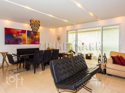 Apartamento à venda em Santa Cecília com 156 m², 4 quartos, 3 suítes, 4 vagas